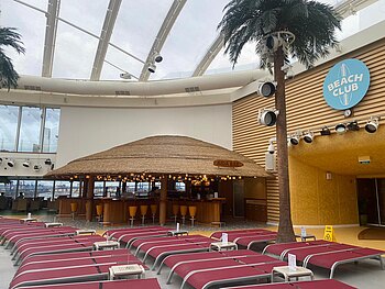 Beachclub auf der AIDAnova